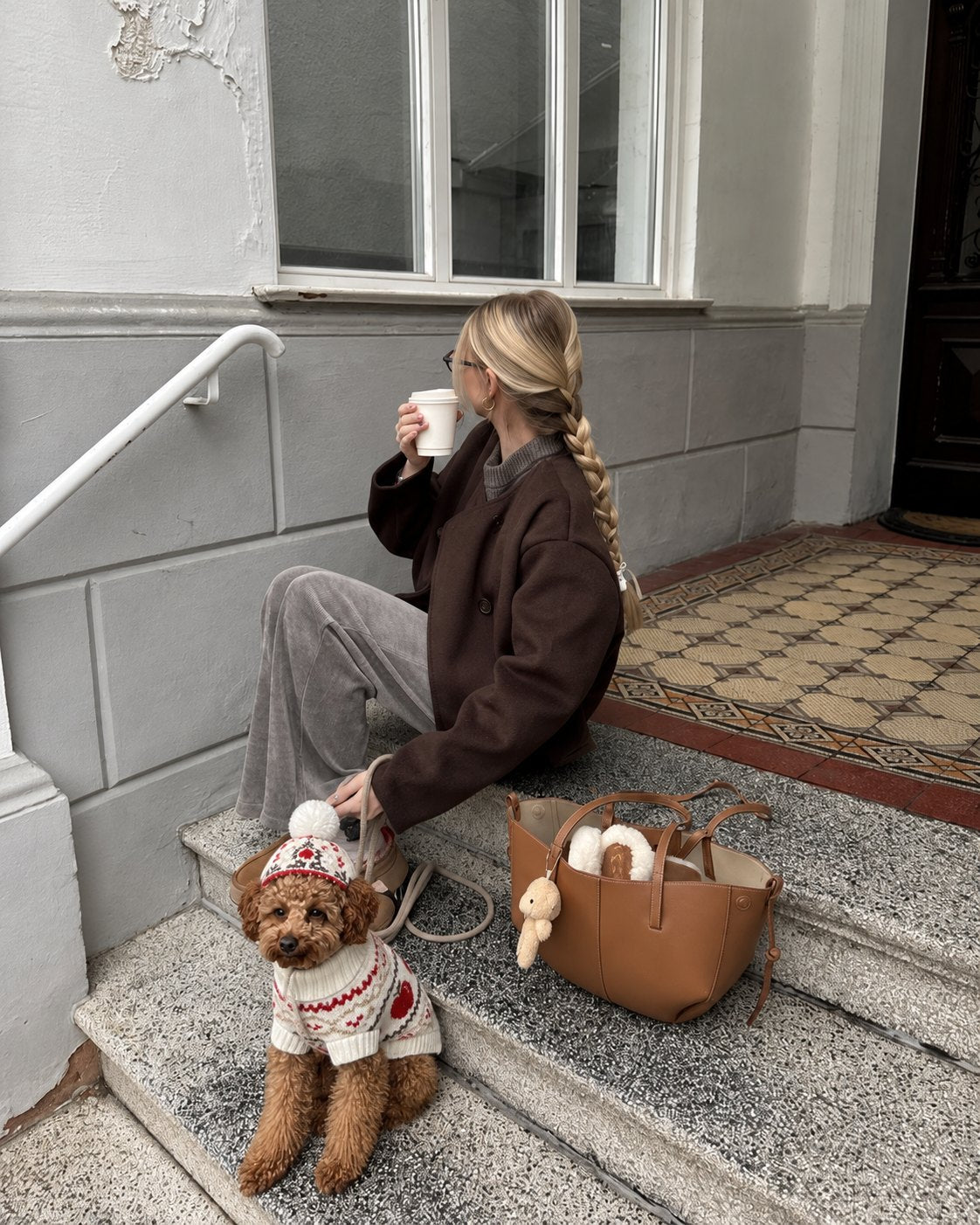The Apple Pie Knit — perro con la prenda (Blanco)