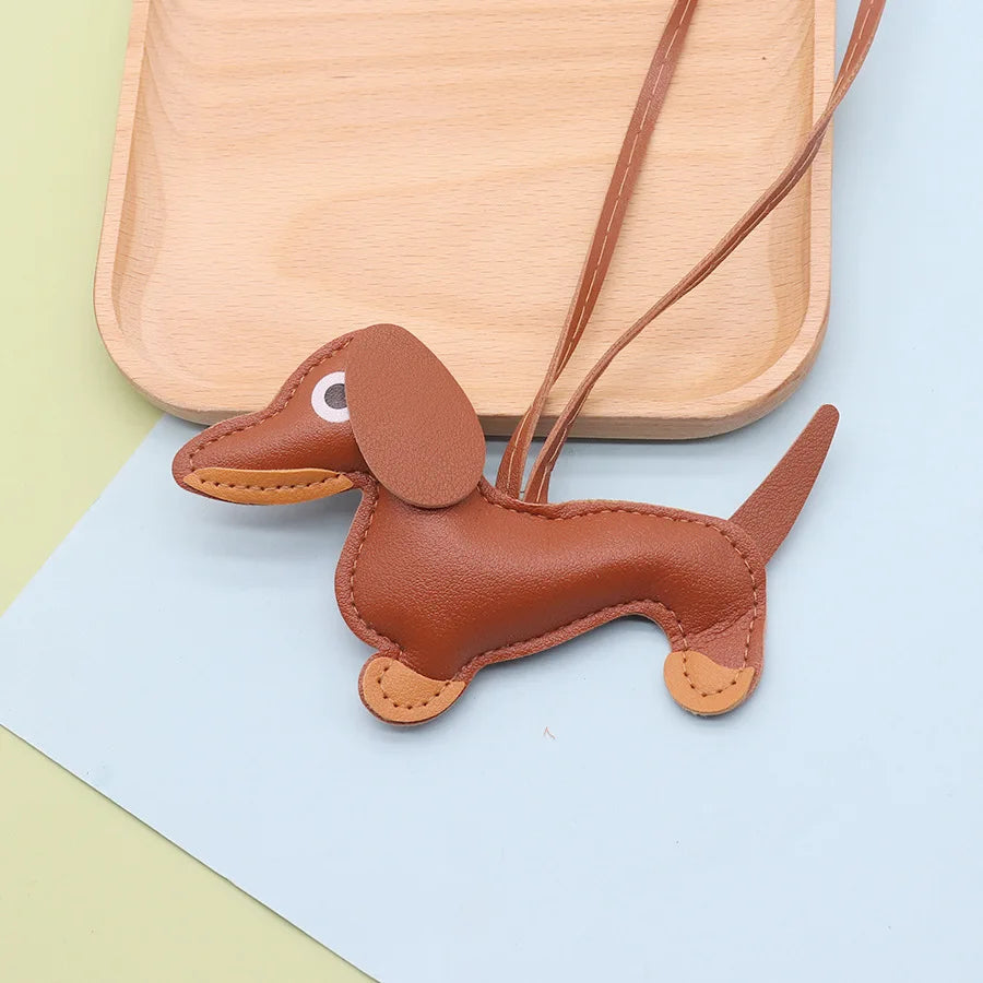 The Dachshund Charm (Marrón)