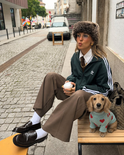 The Sweetheart Sweater — perro con la prenda (Verde)