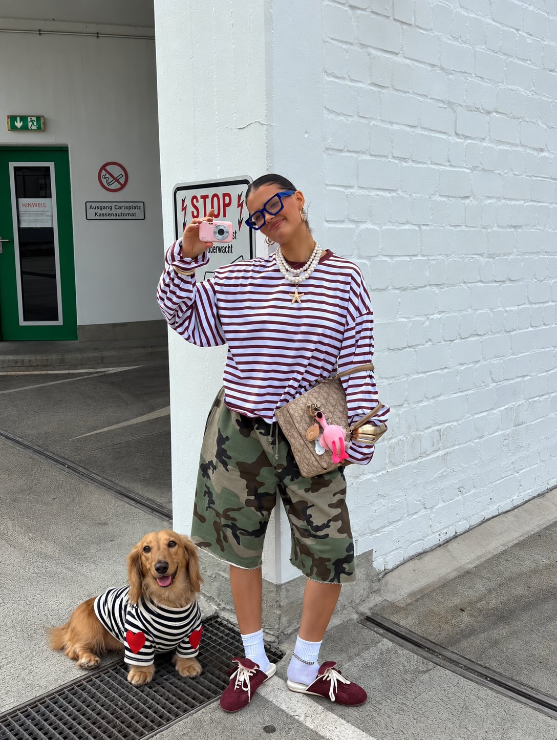 The Marinière Tee — perro con la prenda (Negro)