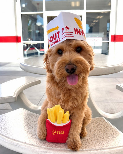 The Foodie Toy — perro con el juguete (Patatas fritas)