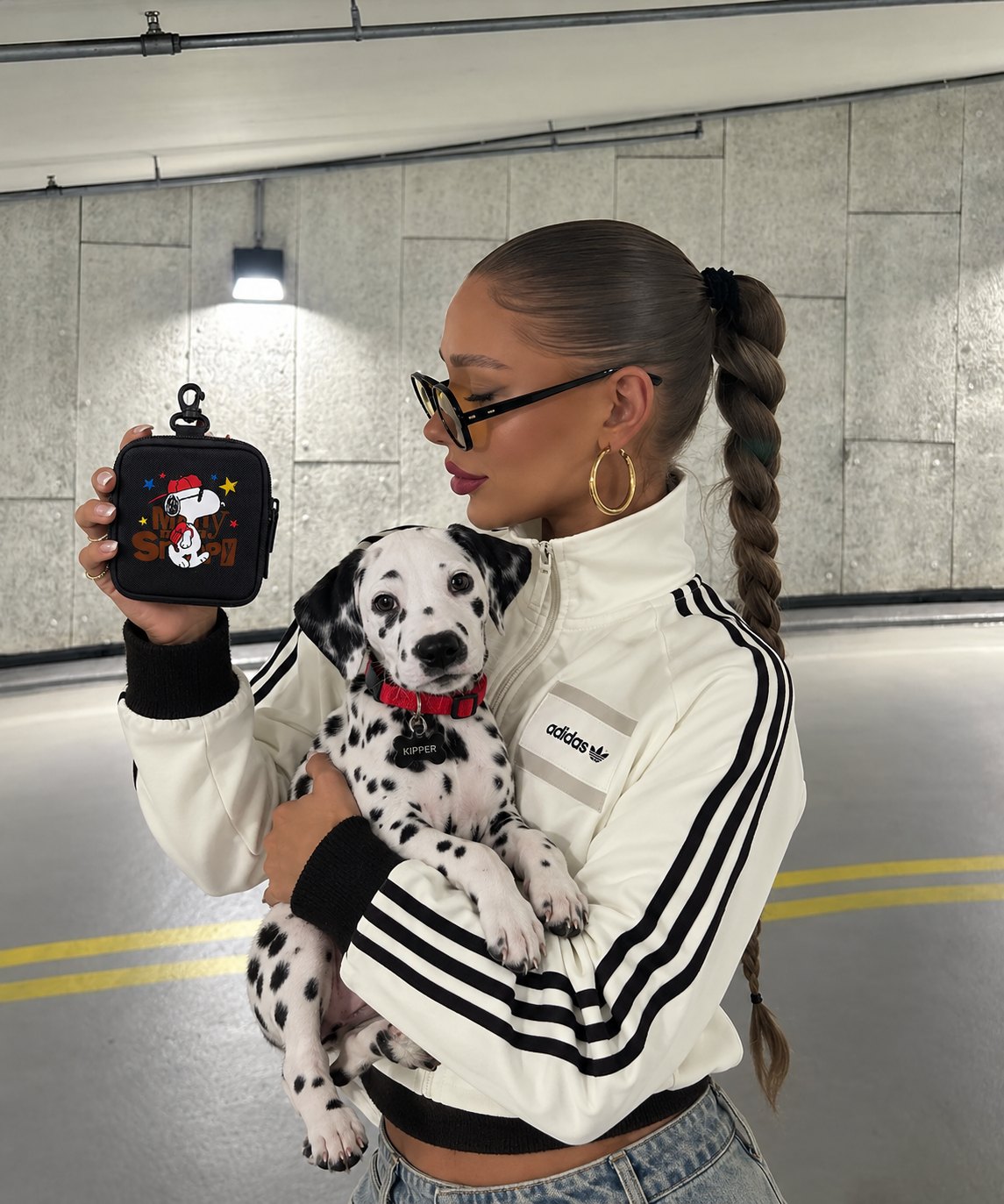 The Snoopy Treat Bag — perro con la bolsita (Negra)